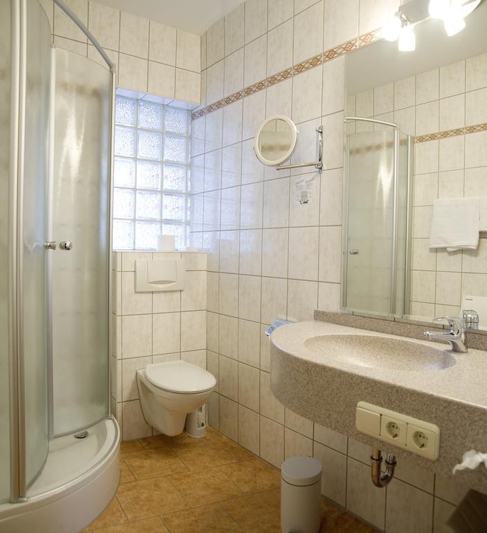 Hotel Am Schloss Darmstaedter Hof Бад Хомбург фор дер Хьое Стая снимка