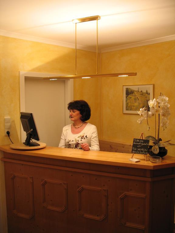 Hotel Am Schloss Darmstaedter Hof Бад Хомбург фор дер Хьое Екстериор снимка